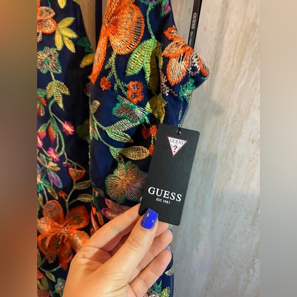 Guess dress-All Flower,very chic on- midi Size 2 can fit size 4 too-New With Tag - Picture 10 of 11